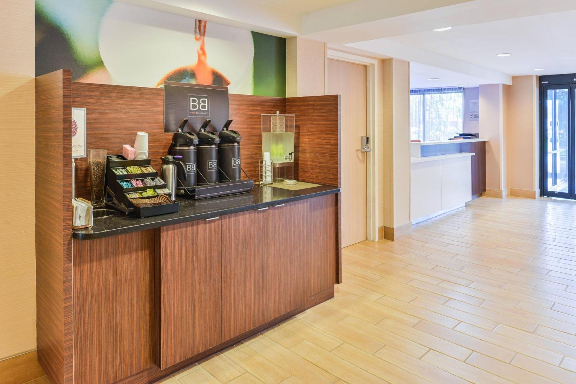 Fairfield Riverside Hotel 3*